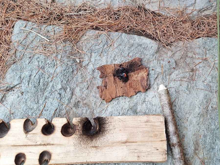stage vie sauvage en drôme en pleine nature en tribu feu primitif par friction