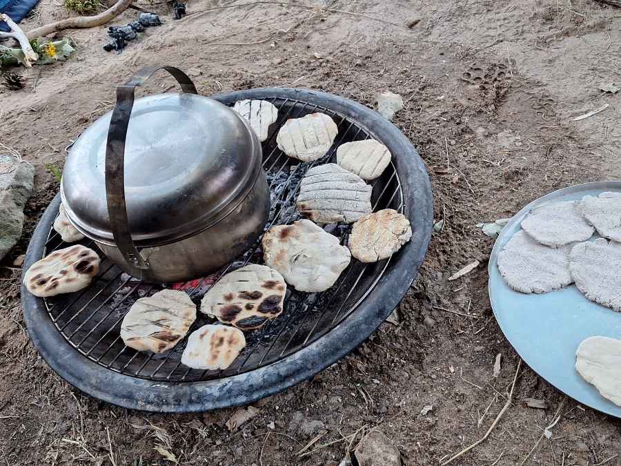 stage vie sauvage en drôme en pleine nature en tribu cuisine feu de bois